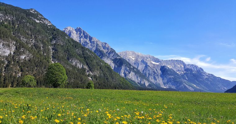Czy warto jechać w Alpy wiosną?  Co robić w Tyrolu gdy nie ma pogody?